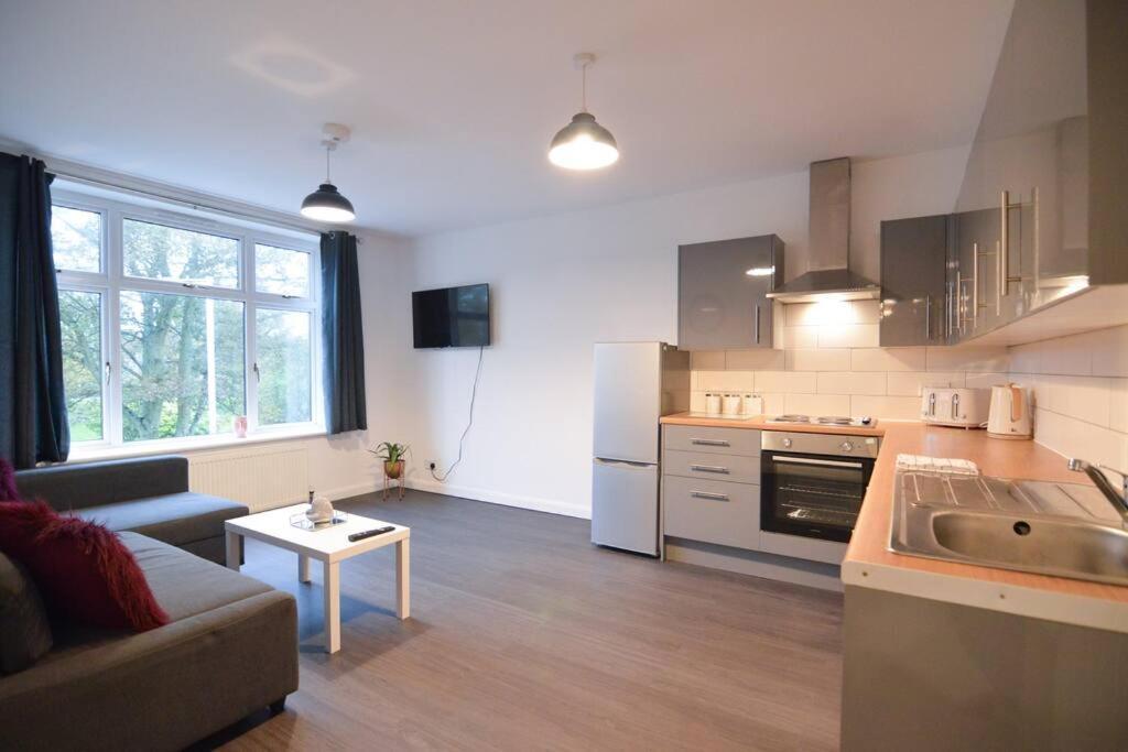 Contemporary 3 Bedroom Flat Kirkcaldy Exterior photo